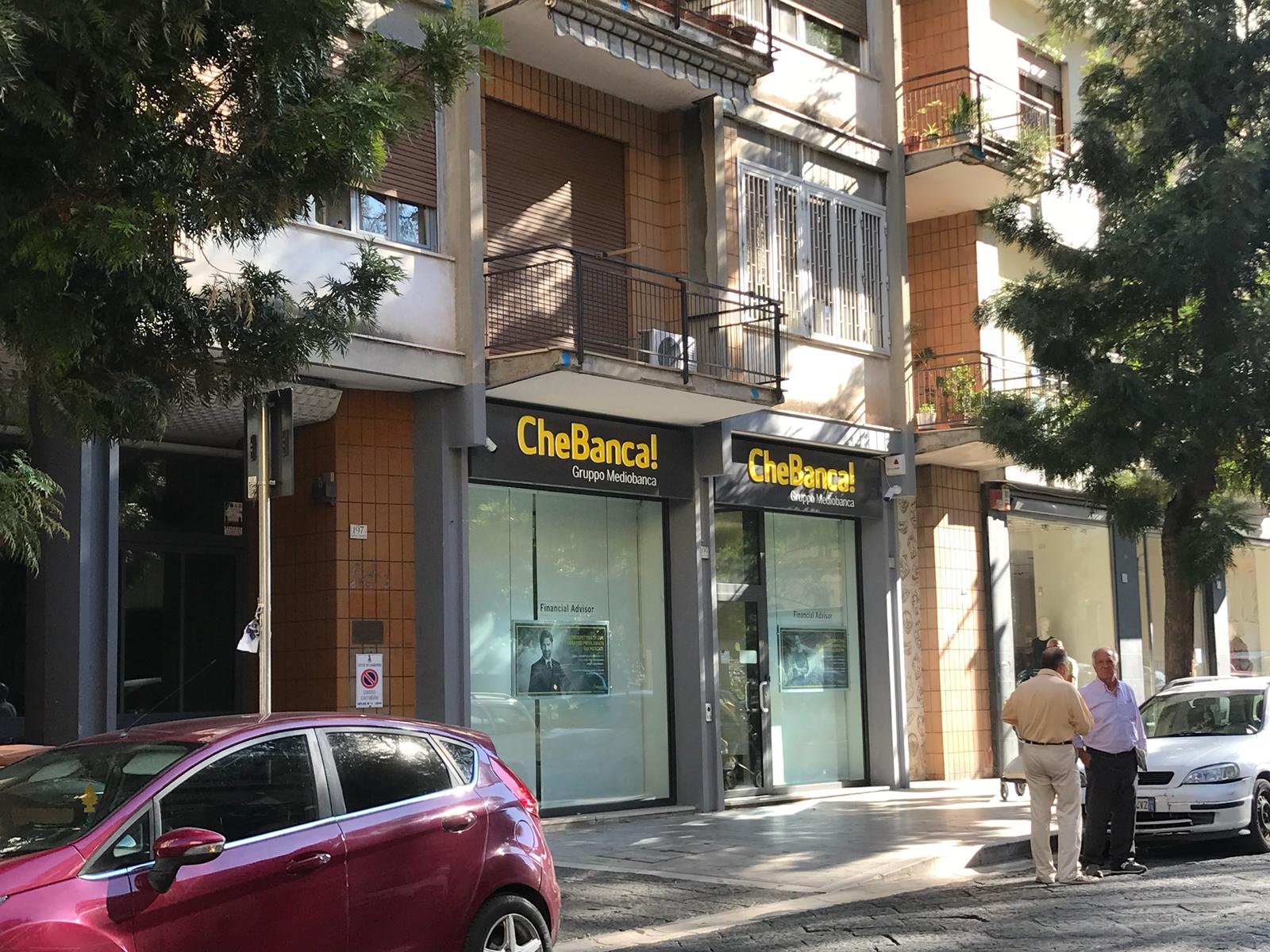 >Locale commerciale Caserta