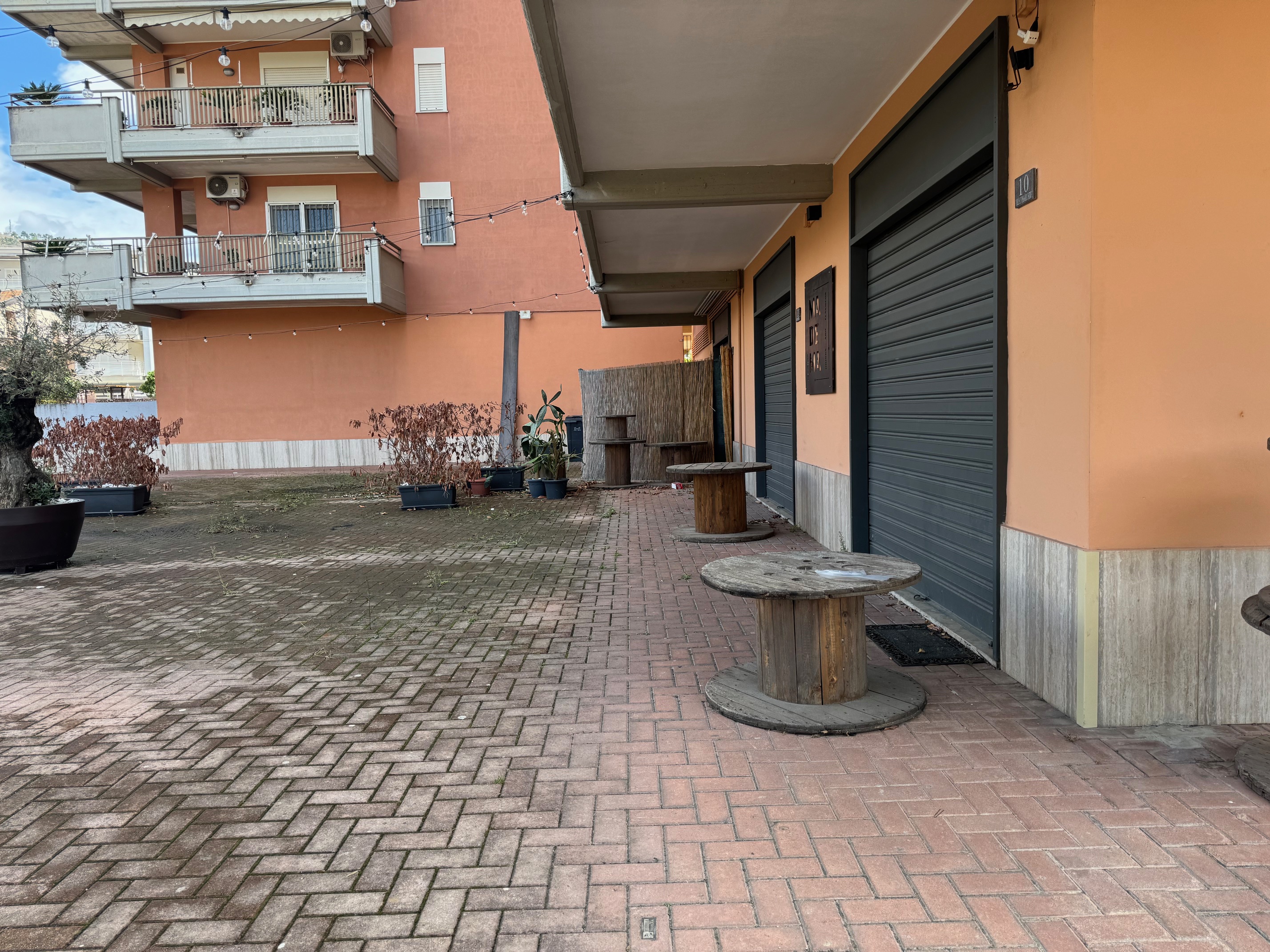 >Locale commerciale Caserta